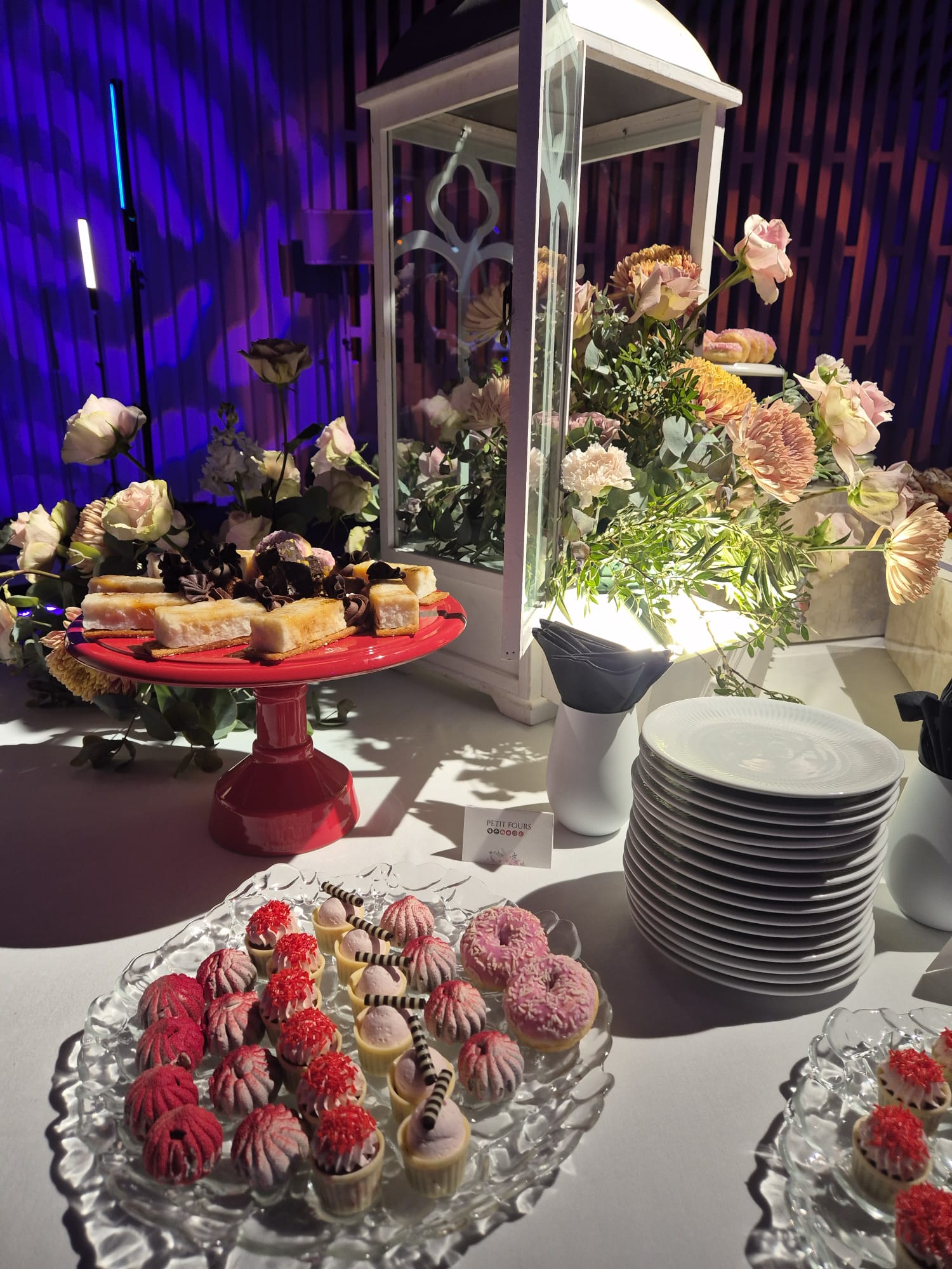 Book your wedding day in GF VICTORIA